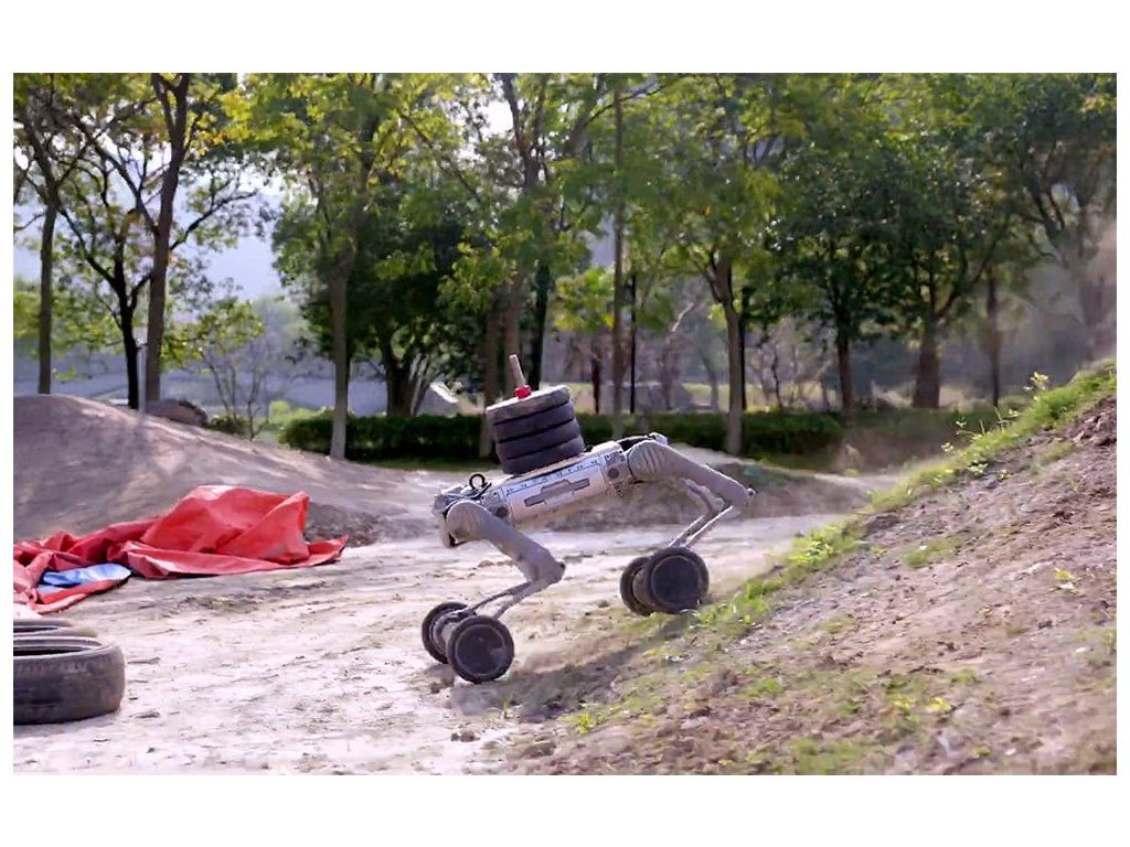 UNITREE B2-W s LiDARom – štvornohý robot s kolesami